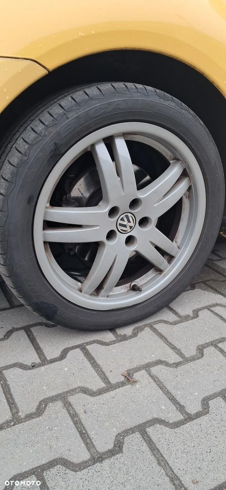 Volkswagen New Beetle - 13