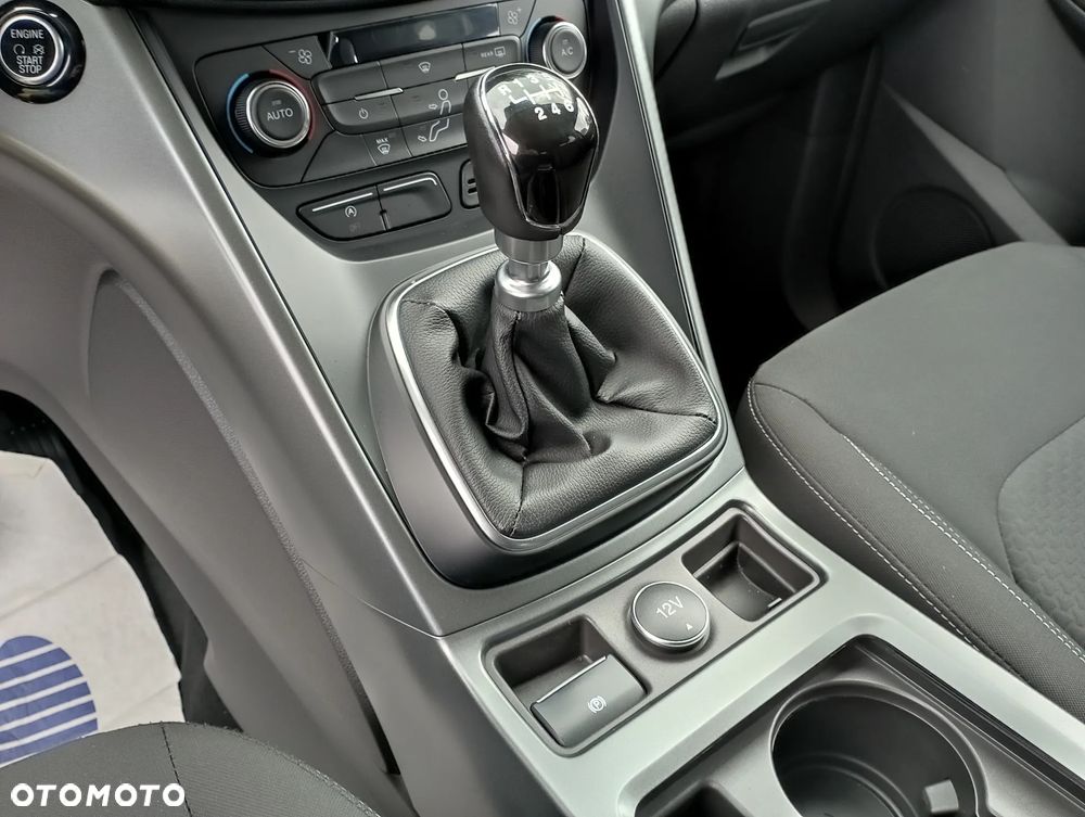 Ford Kuga - 25