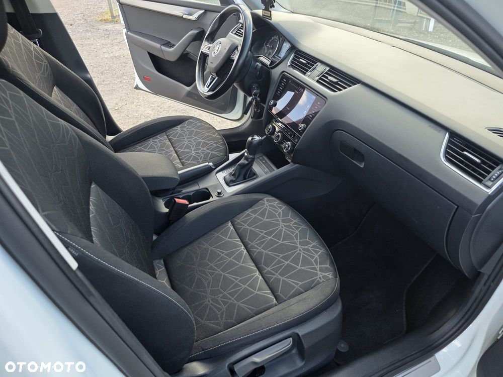 Skoda Octavia 2.0 TDI DSG Clever - 11