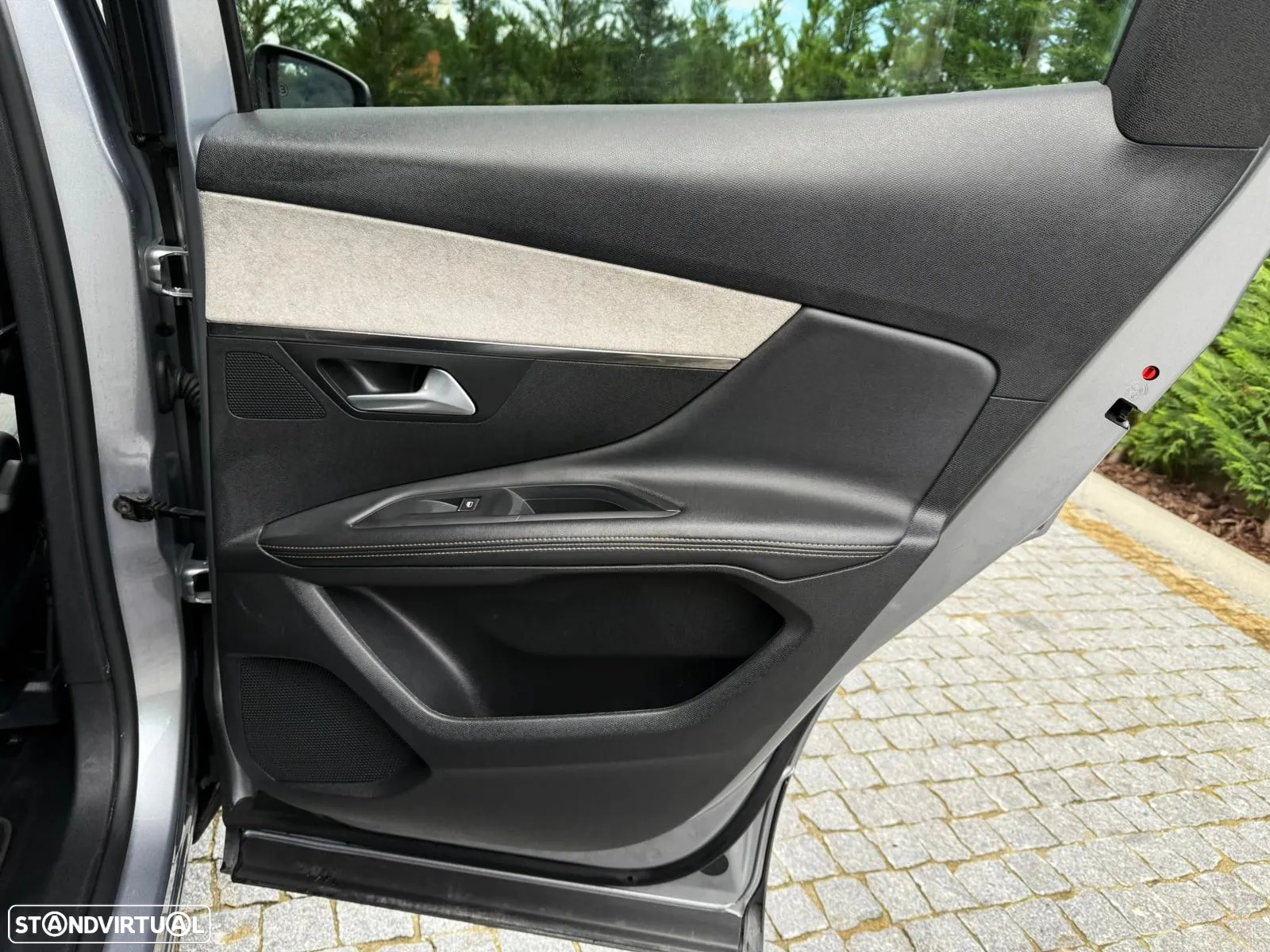 Peugeot 3008 1.6 Hybrid GT Line e-EAT8 - 27