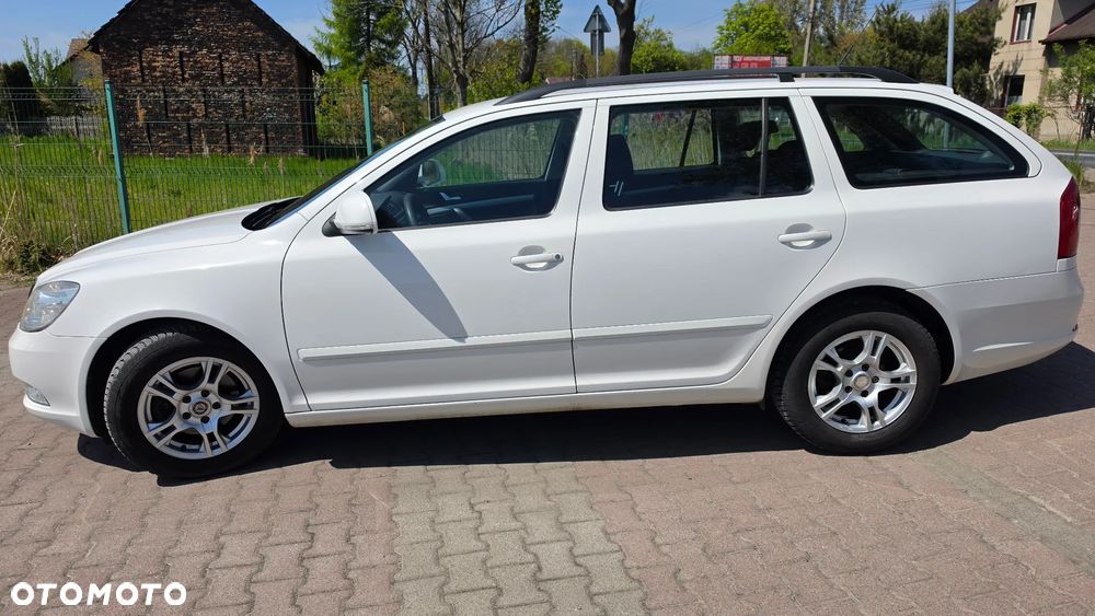 Skoda Octavia 1.6 Combi Ambiente - 27
