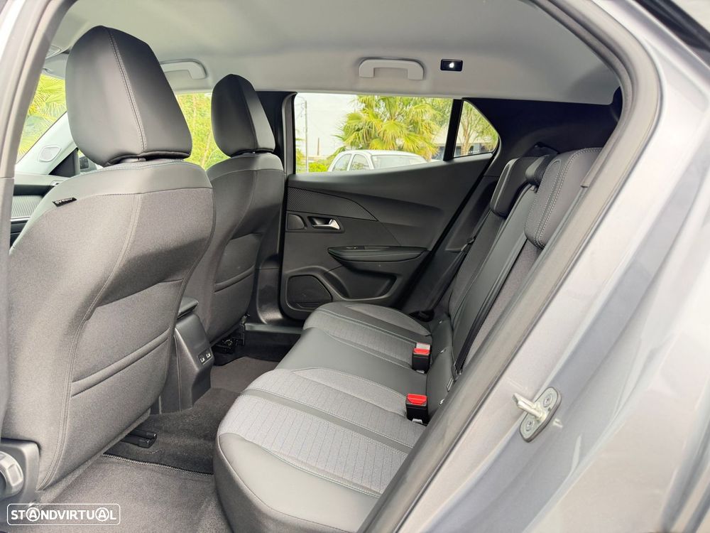 Peugeot 2008 1.2 PureTech Allure Pack - 31