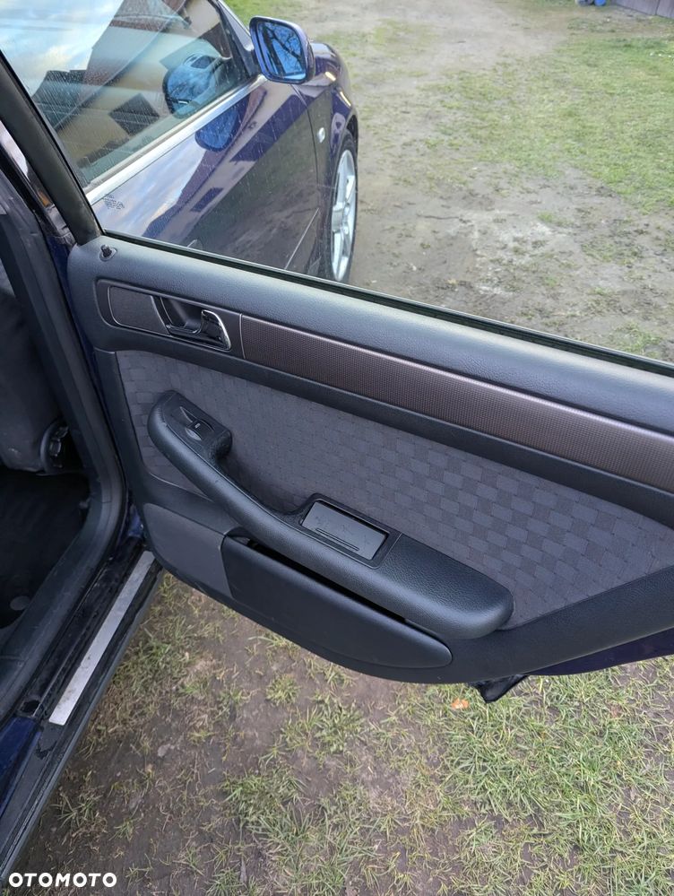 Audi A6 Avant 2.8 30V - 11