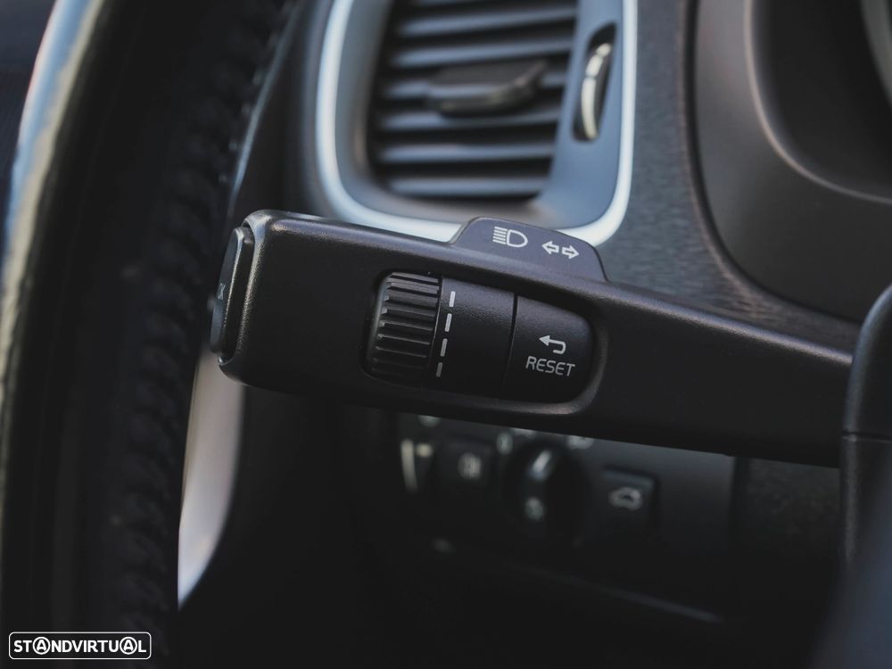 Volvo V40 2.0 D3 Summum Geartronic - 13