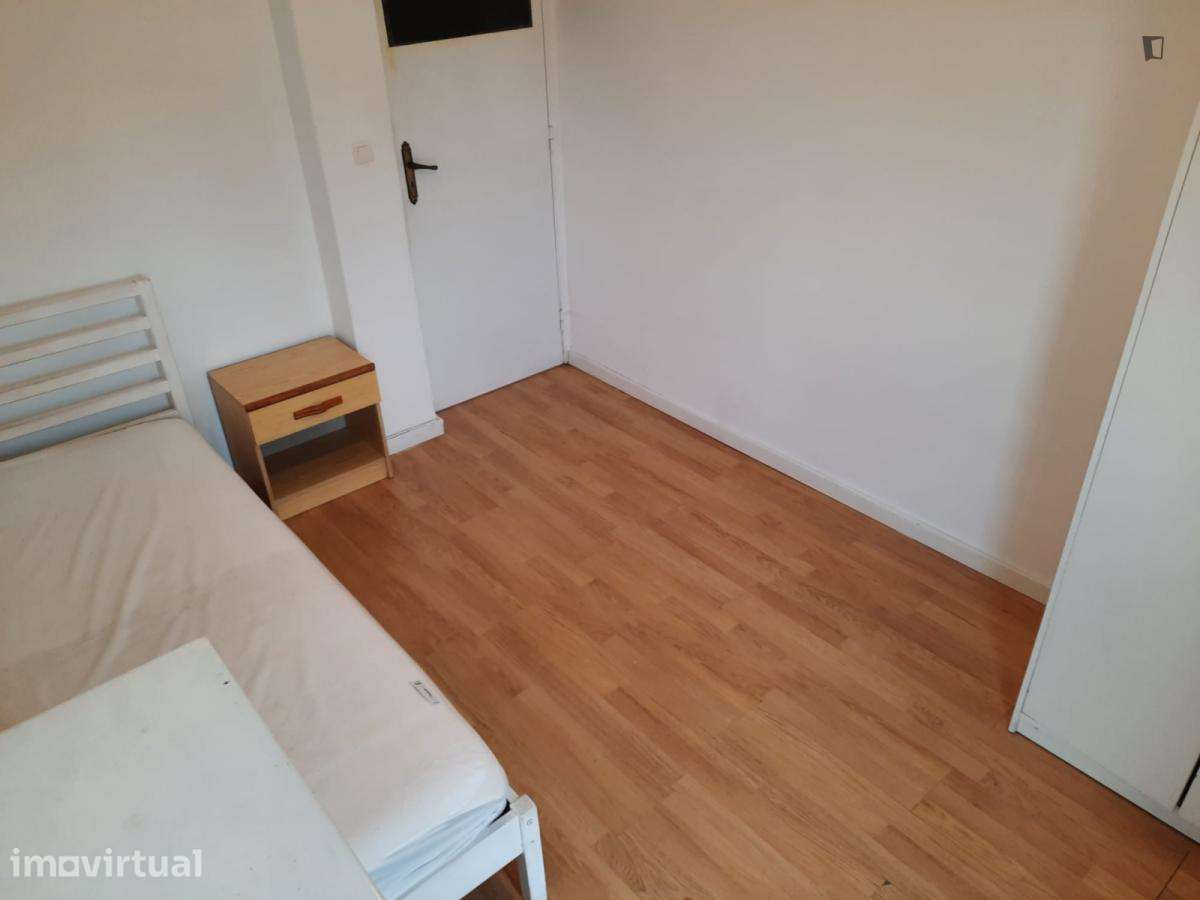 Quarto - localizado em Lisbon - Grande imagem: 4/9