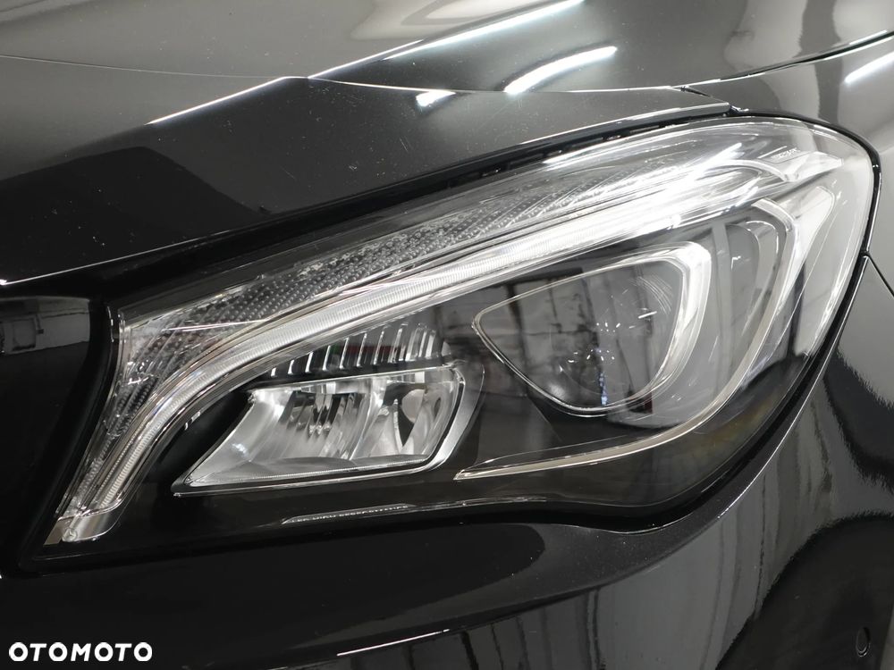 Mercedes-Benz CLA 180 7G-DCT - 14