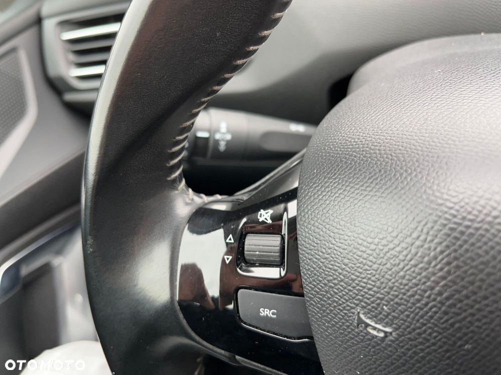 Peugeot 308 - 24