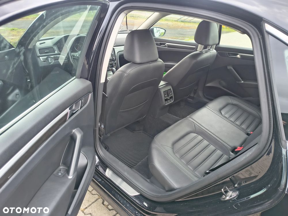 Volkswagen Passat - 9