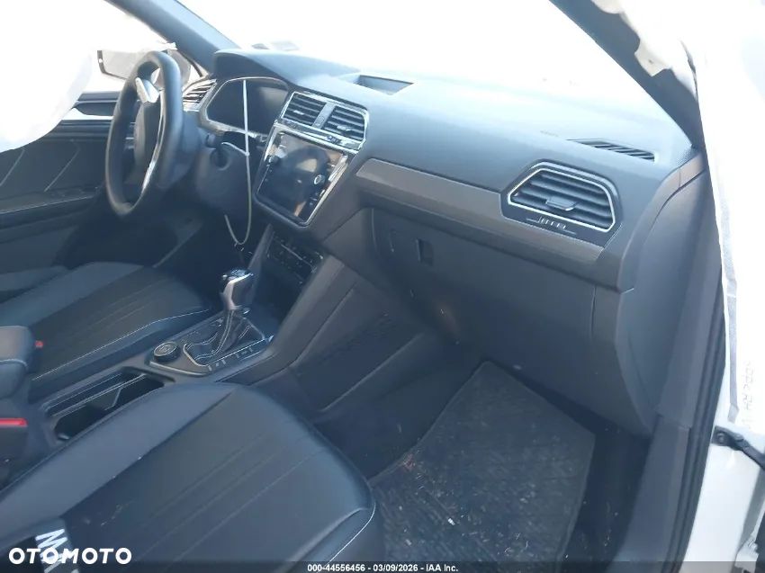 Volkswagen Tiguan - 10