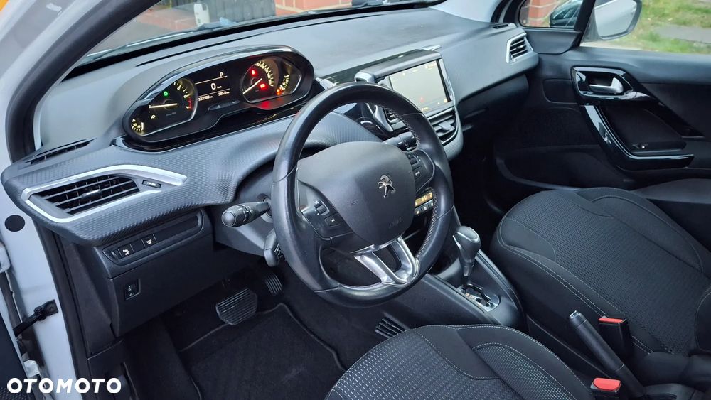 Peugeot 208 1.2 PureTech GPF Allure S&S EAT6 - 28