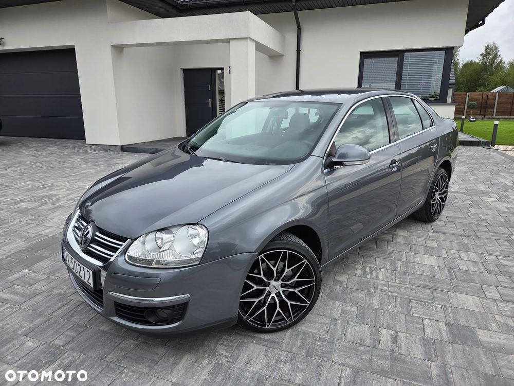 Volkswagen Jetta 2.0 FSI Comfortline - 1