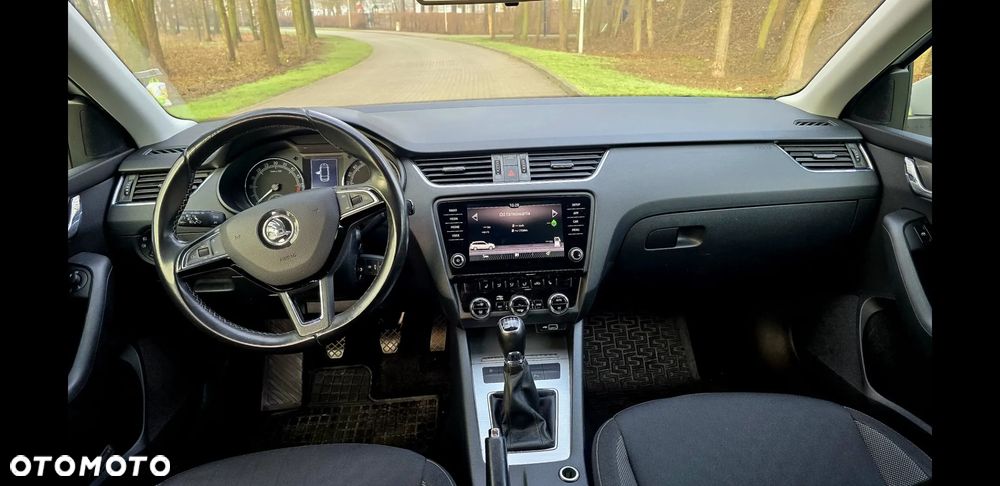 Skoda Octavia 1.6 TDI SCR Ambition - 10