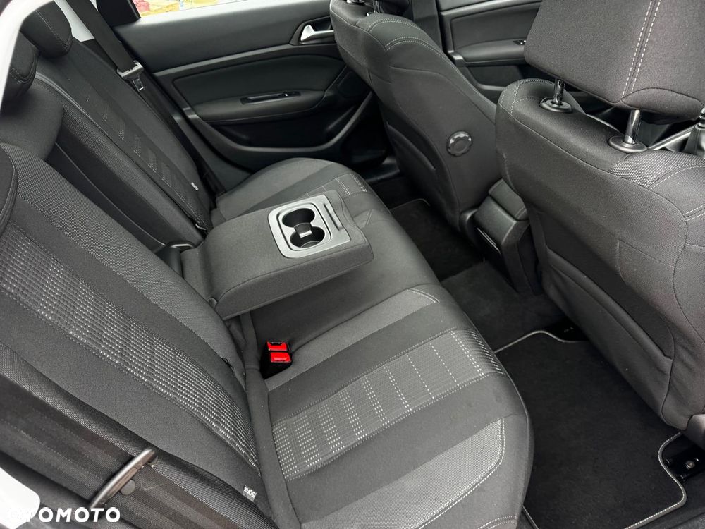 Peugeot 308 BlueHDi 150 Stop & Start Niveau 2 Business-Line - 29