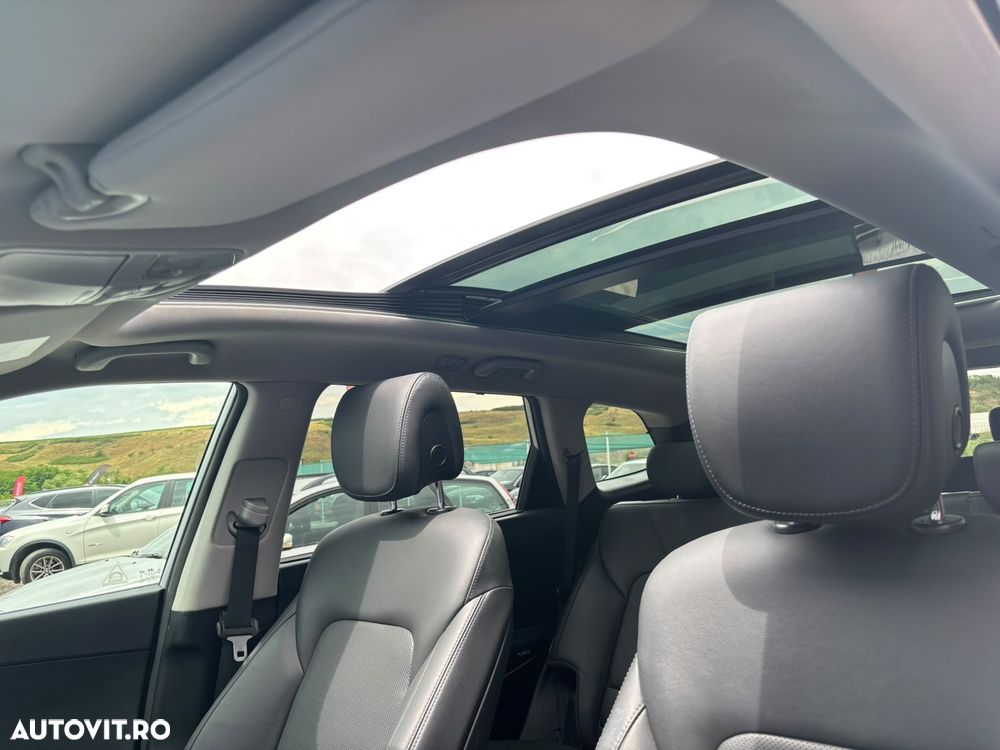 Hyundai Grand Santa Fe - 34