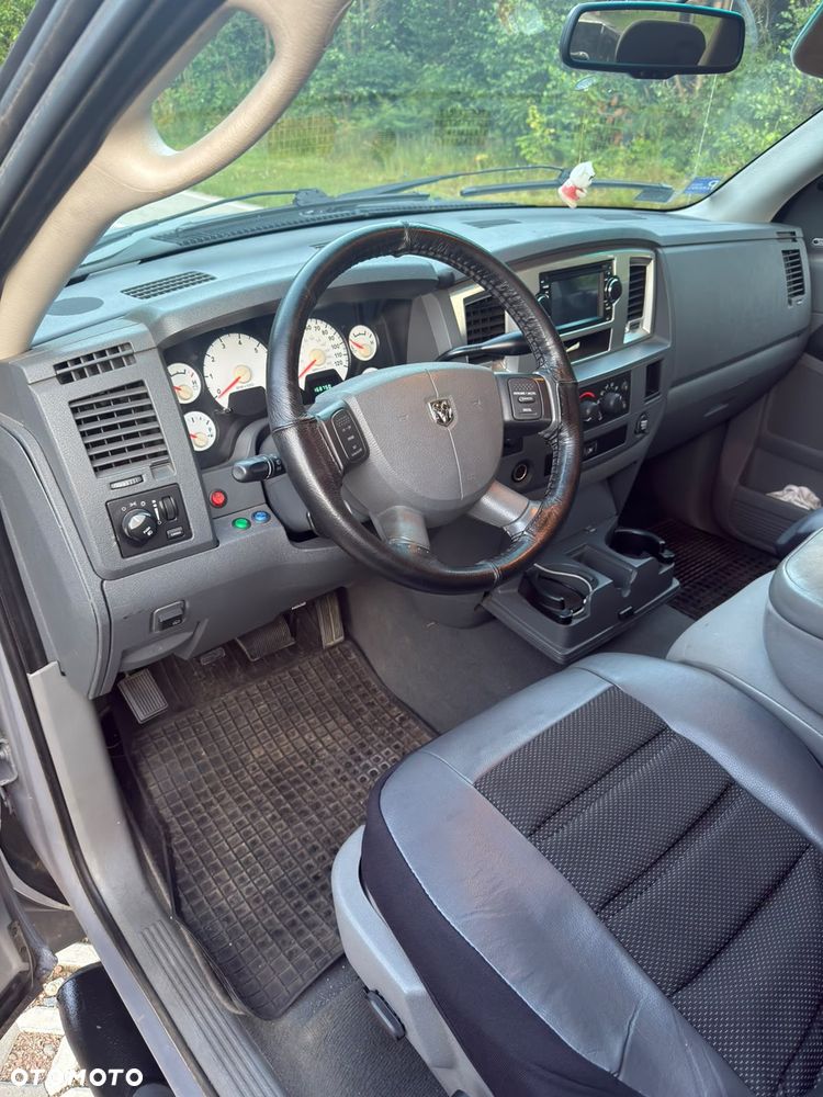 Dodge RAM - 12