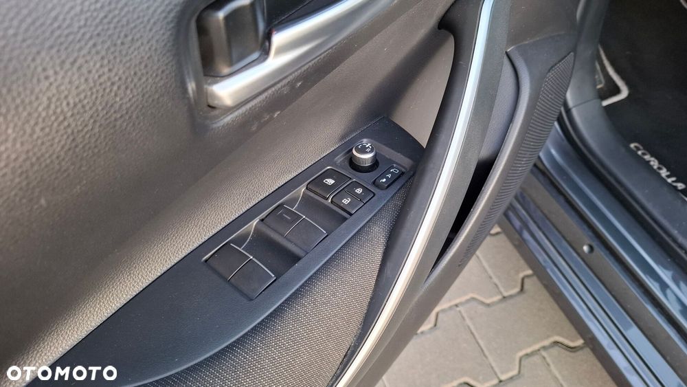 Toyota Corolla 1.8 Hybrid Comfort - 13