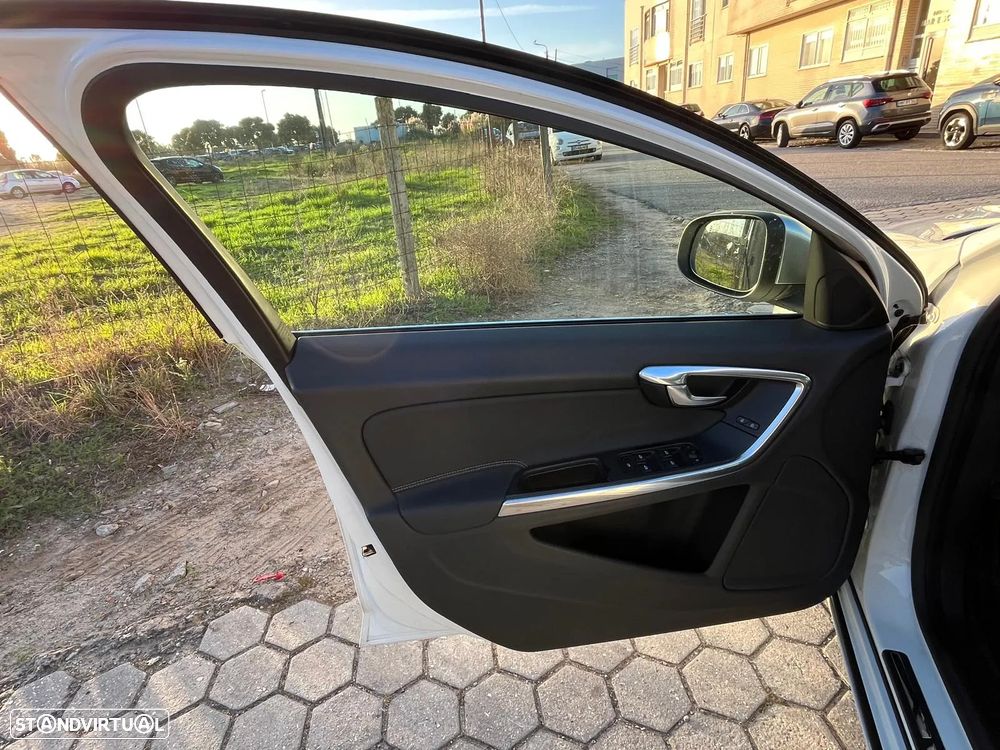 Volvo V60 D2 Edition - 11