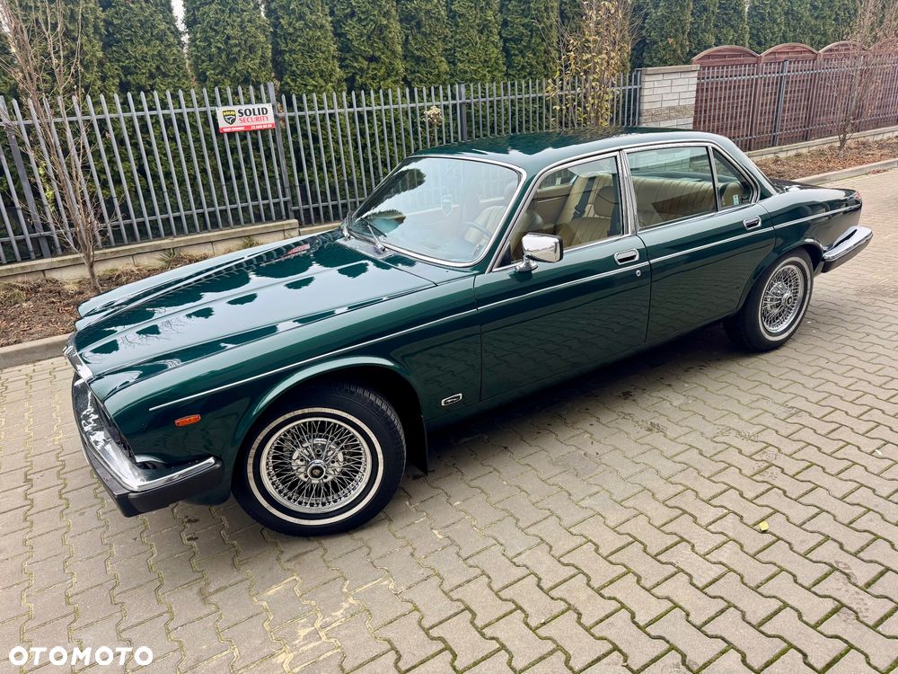Jaguar XJ - 32