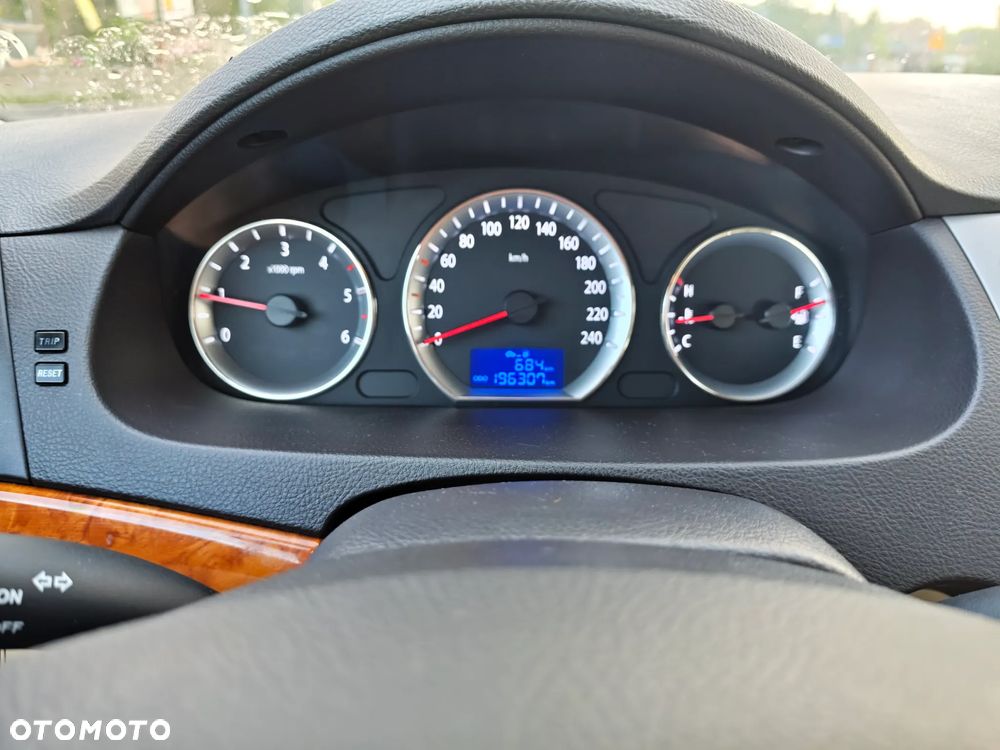Hyundai Sonata - 9