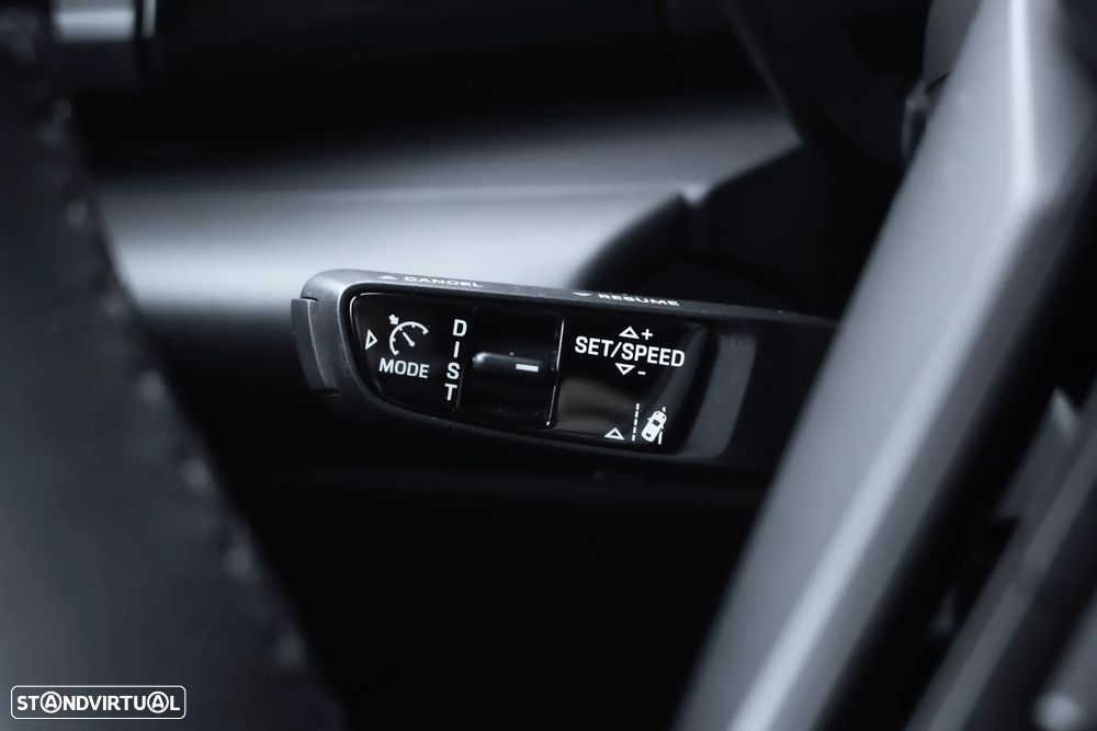 Porsche Macan Electric 4 - 17