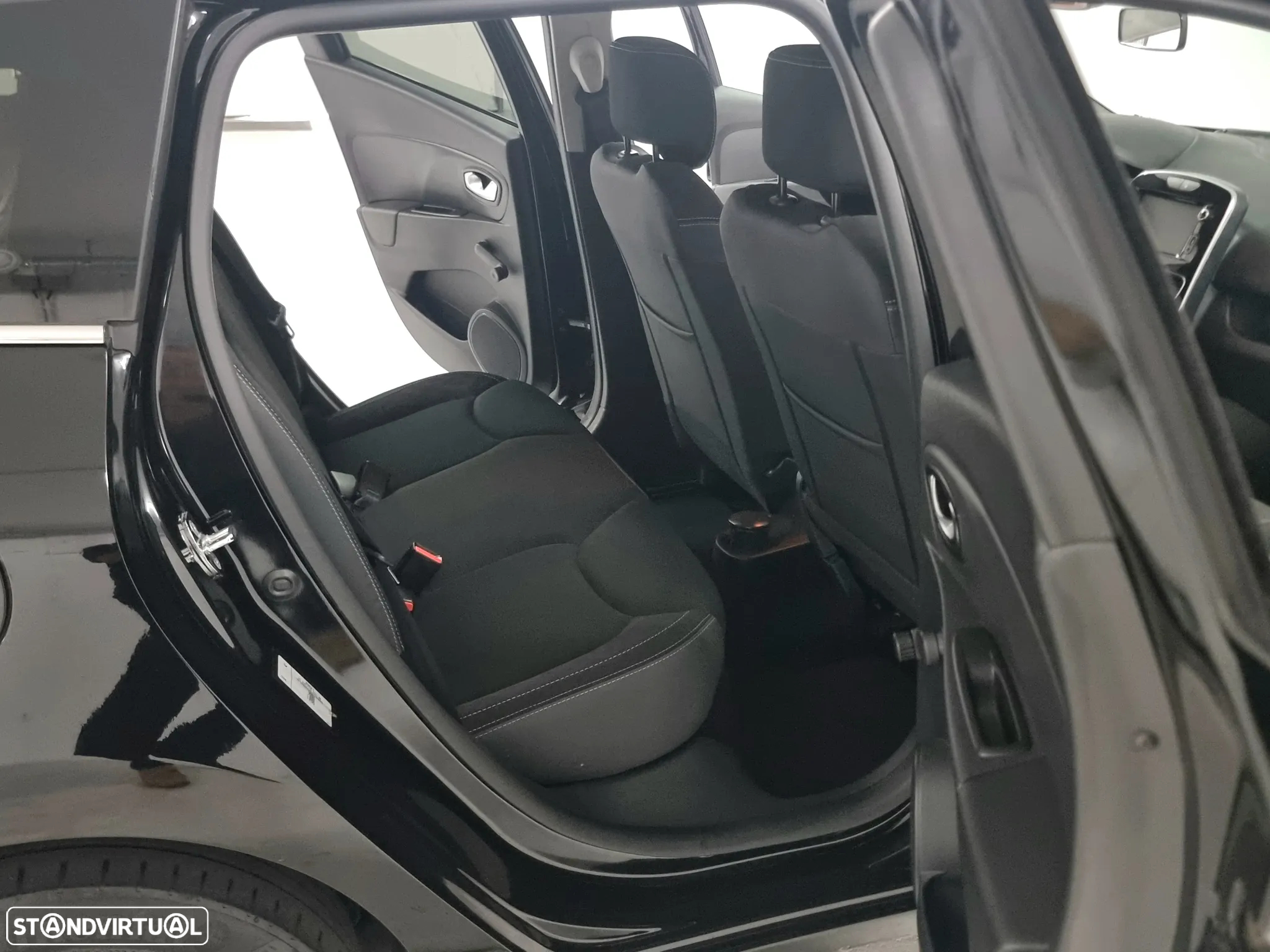 Renault Clio 0.9 TCe Limited - 13
