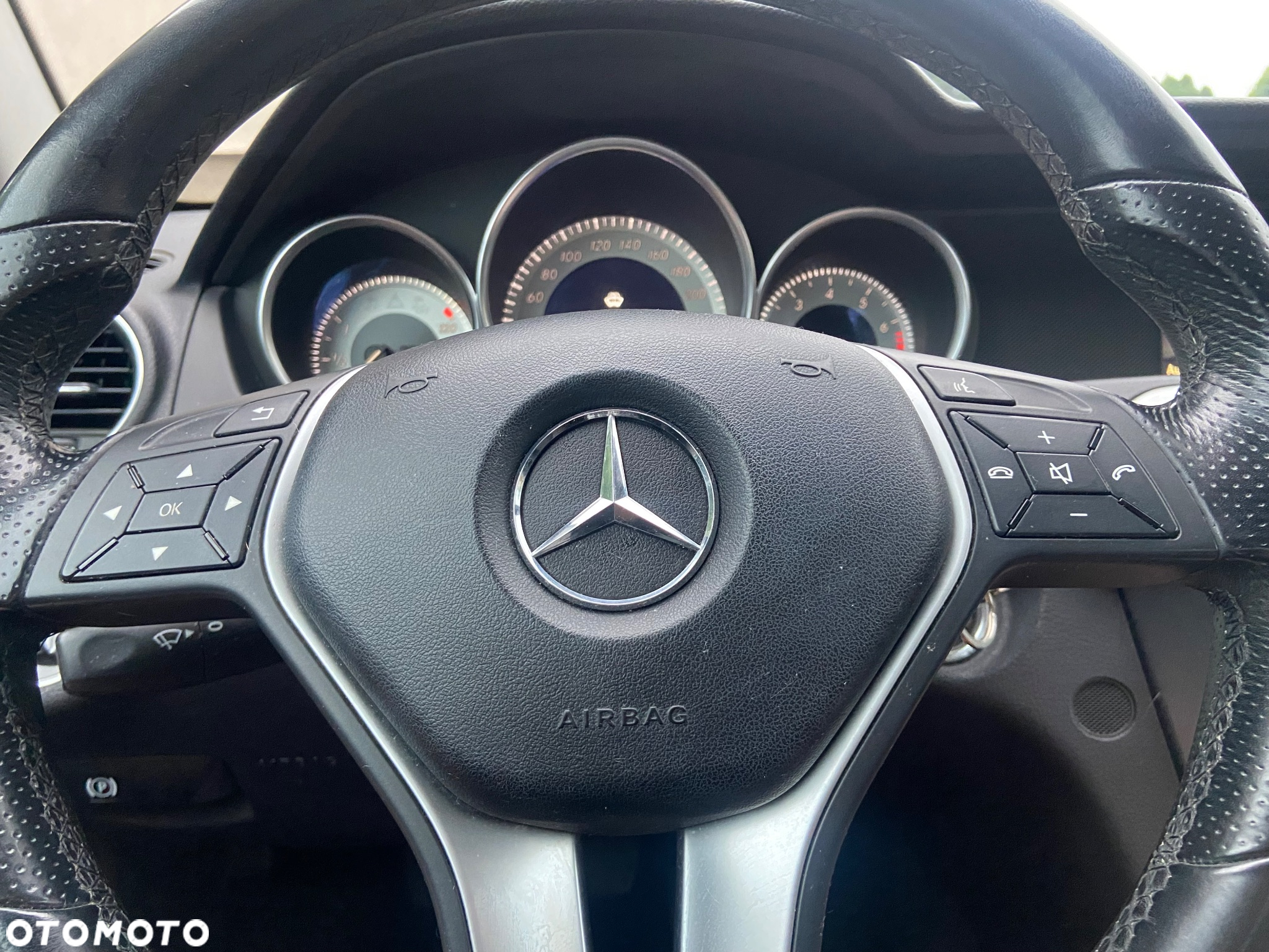 Mercedes-Benz Klasa C 180 CGI BlueEff - 14