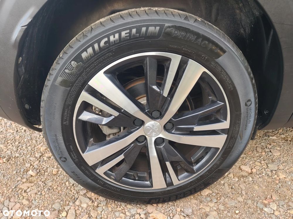 Peugeot 3008 BlueHDi 130 Stop & Start EAT8 Allure - 22