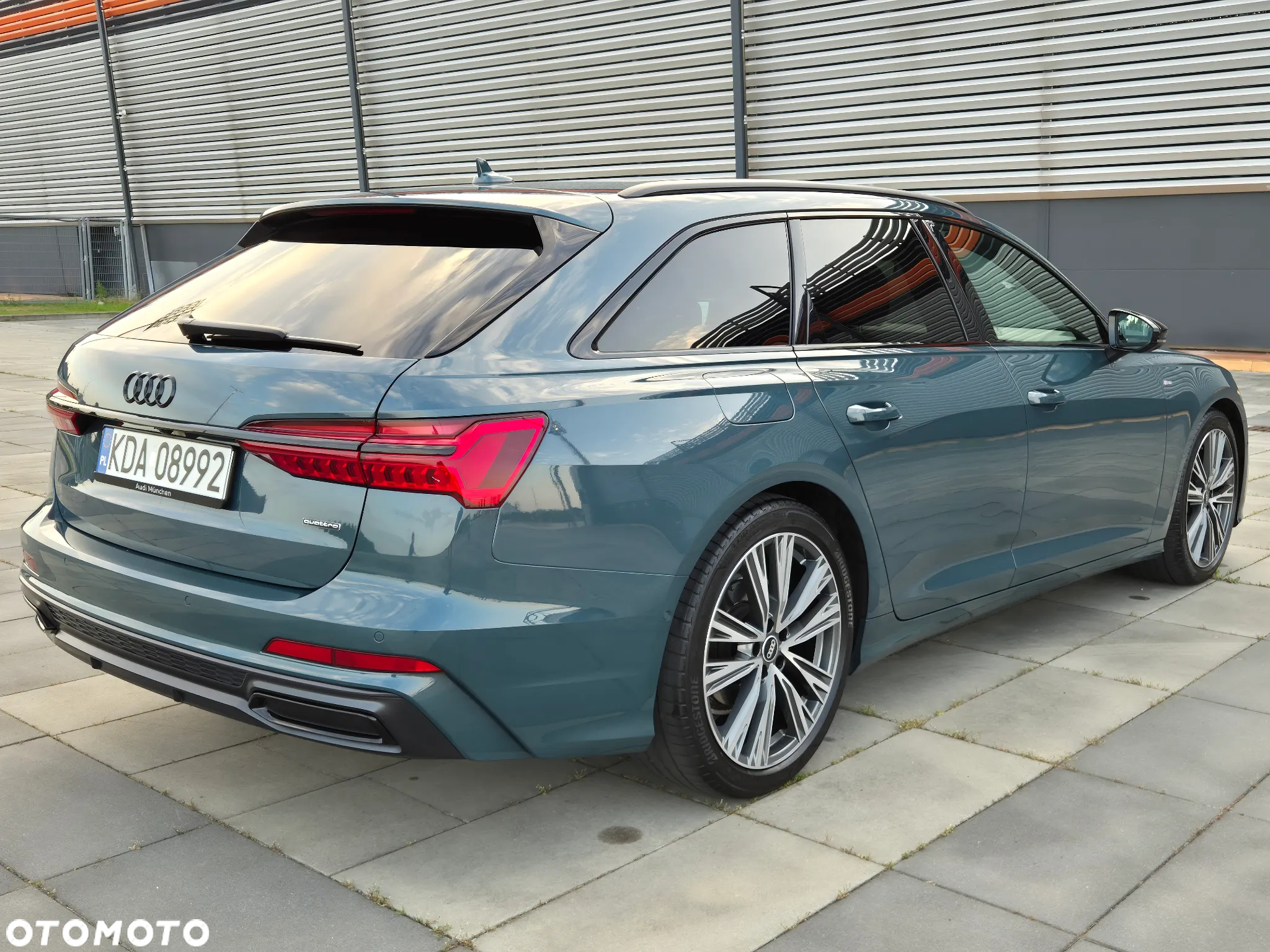 Audi A6 Avant 40 TDI quattro S tronic S line - 16