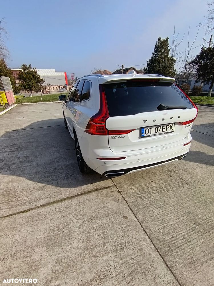 Volvo XC 60 D4 AWD Geartronic RDesign - 28