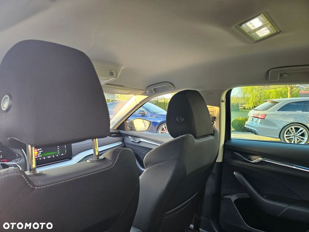 Skoda Octavia 2.0 TDI SCR 4x4 Style DSG - 10