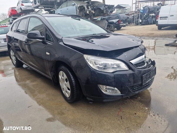 Dezmembram Opel Astra J 2012 1.4 Benzina A14NET