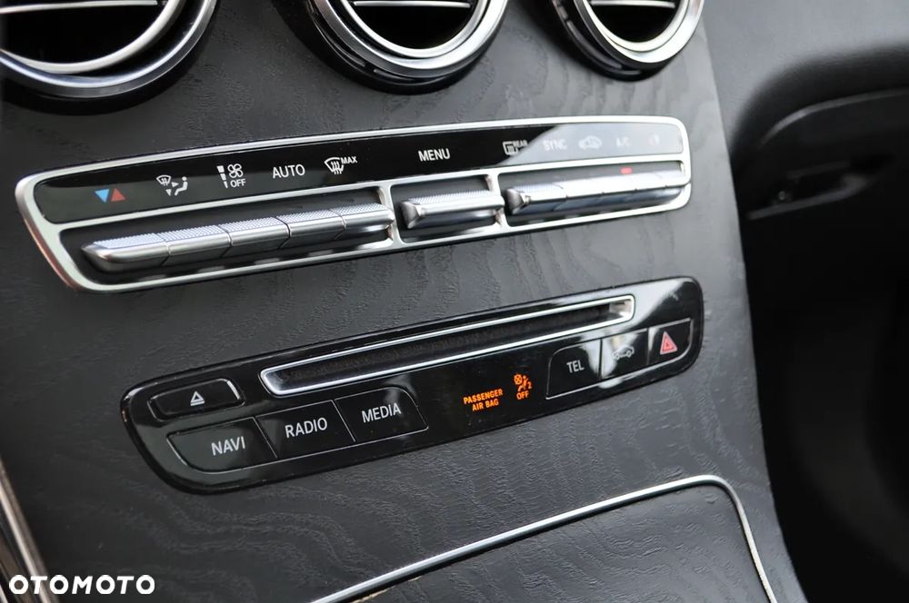Mercedes-Benz GLC - 25