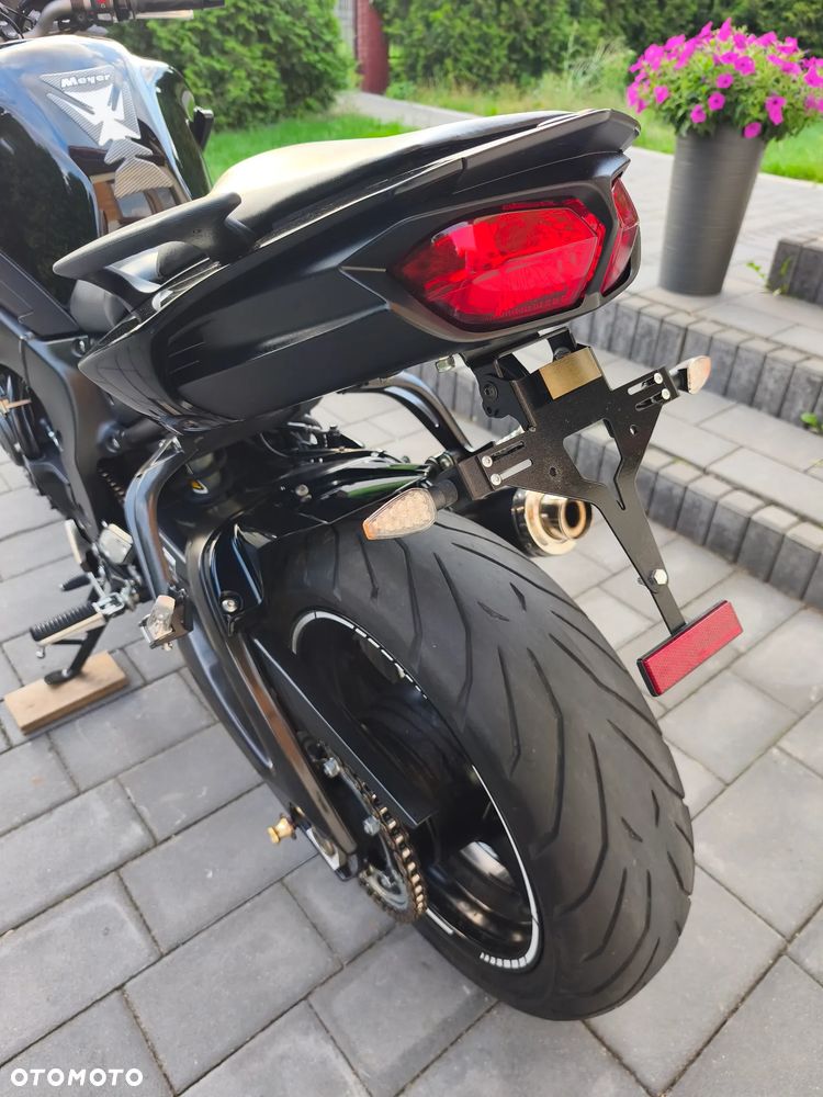 Yamaha FZ8 - 5