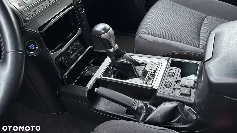 Toyota Land Cruiser LC 2.8 D-4D Prestige - 33