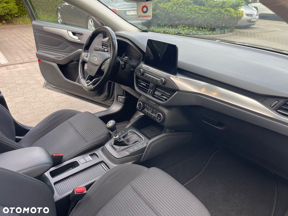 Ford Focus - 25