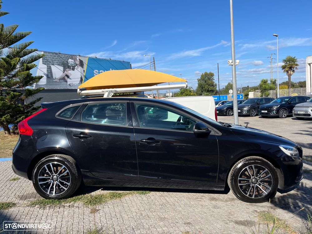 Volvo V40 2.0 D3 Momentum - 5