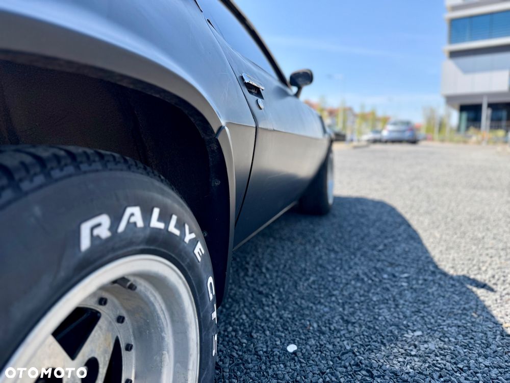 Chevrolet Camaro - 12