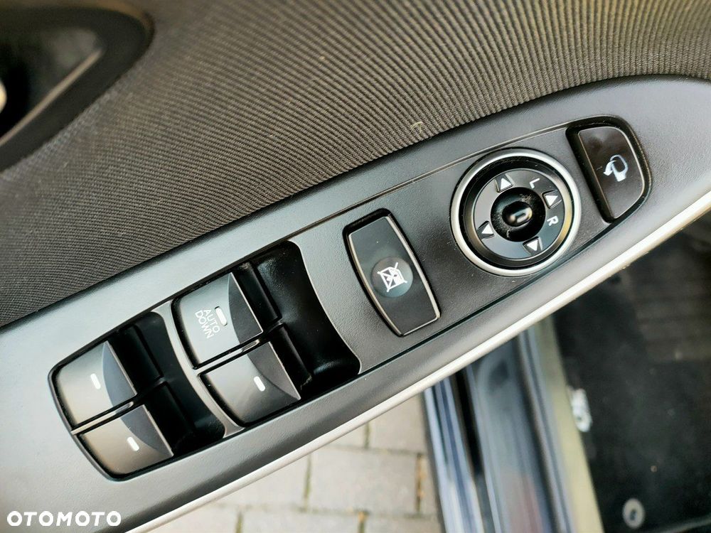 Hyundai i30 1.6 CRDI Passion - 12