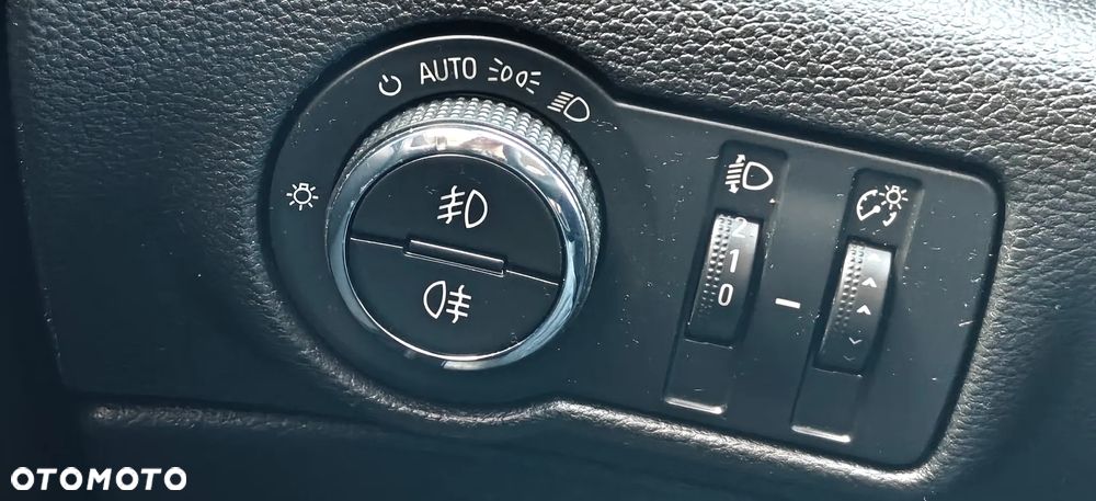 Opel Astra 1.4 Turbo Cosmo - 6