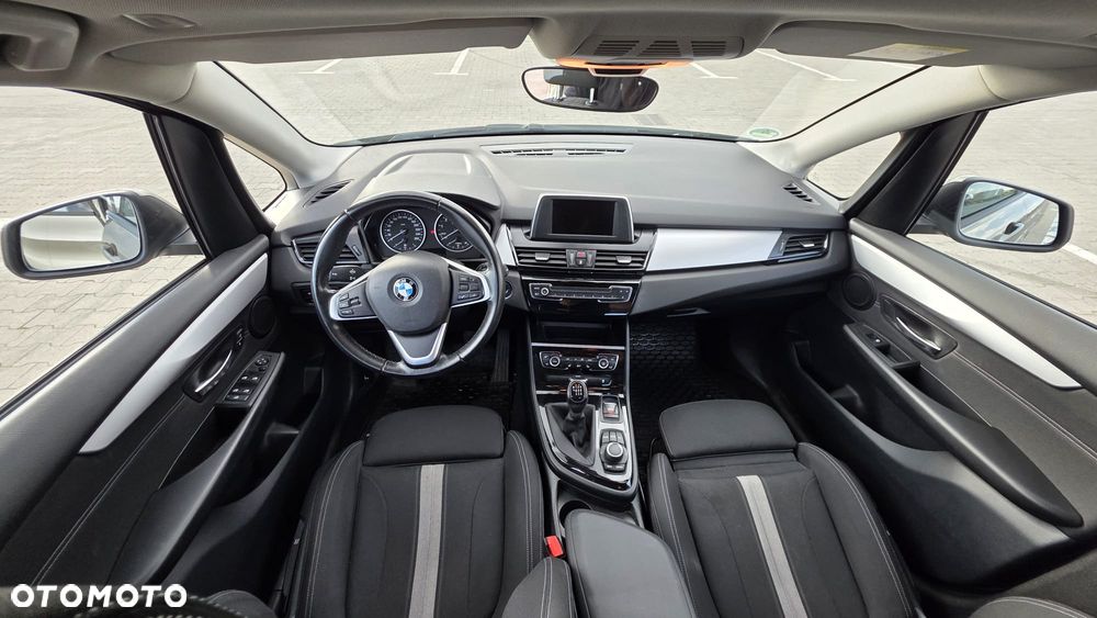BMW Seria 2 218i - 8