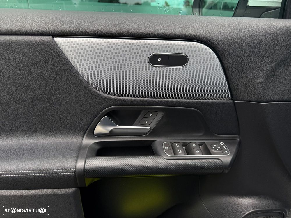 Mercedes-Benz GLA 180 d 8G-DCT Progressive - 11