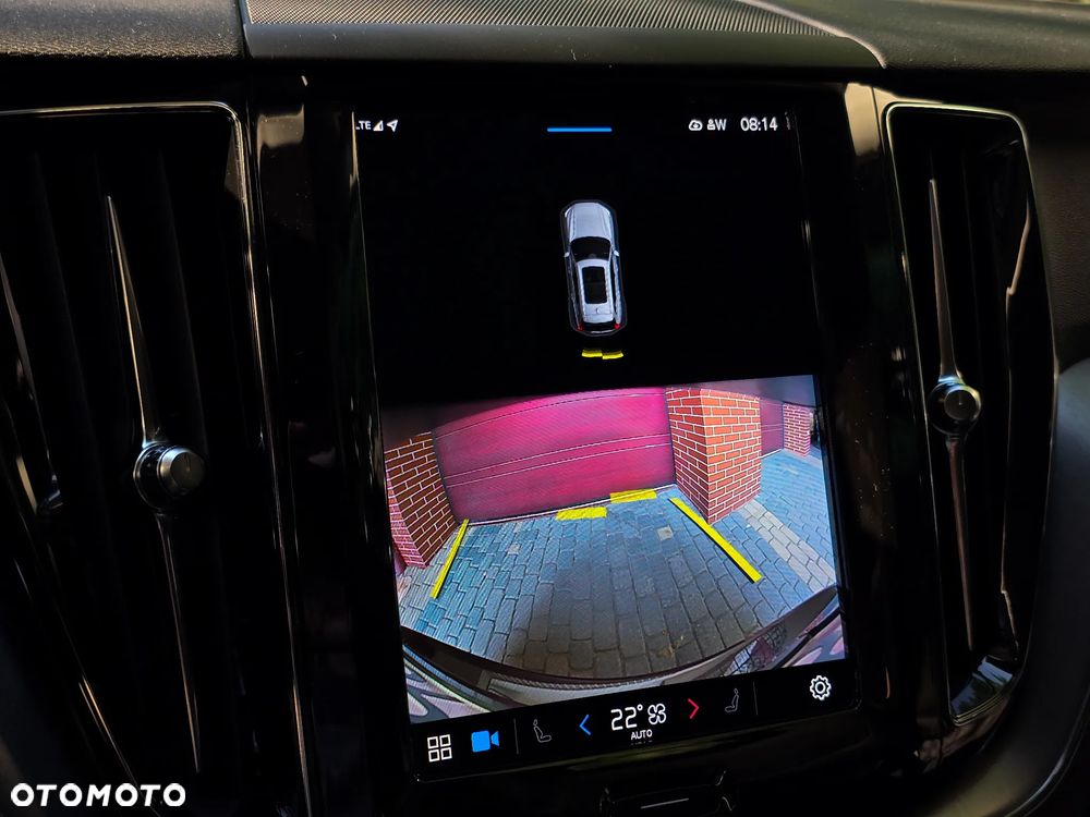 Volvo XC 60 B4 D Momentum Pro - 23