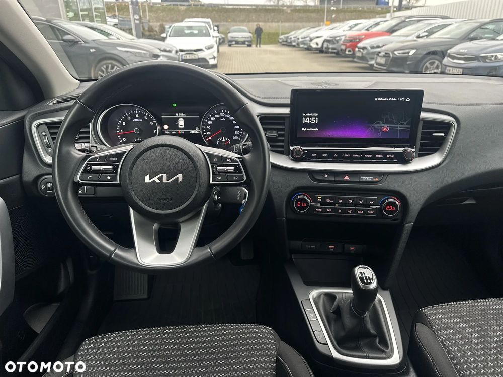 Kia Ceed 1.5 T-GDI M - 13