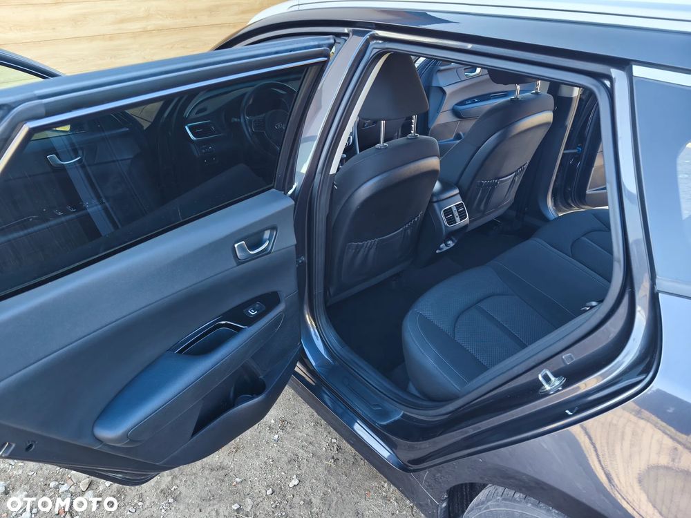 Kia Optima 2.0 L - 12