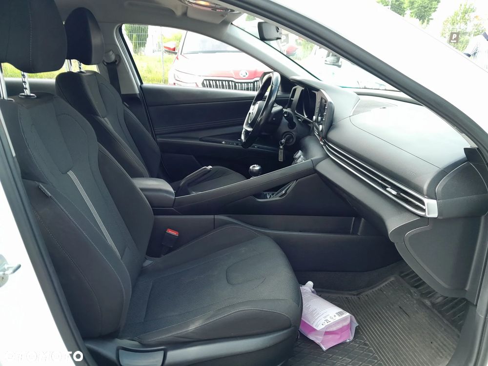 Hyundai Elantra 1.6 Modern - 17