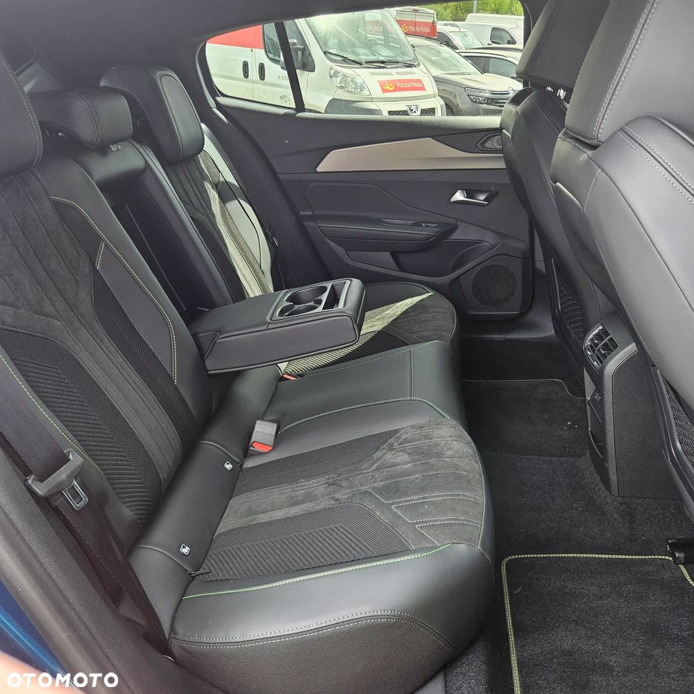 Peugeot 408 1.2 PureTech mHEV GT Exclusive S&S e-DSC6 - 12