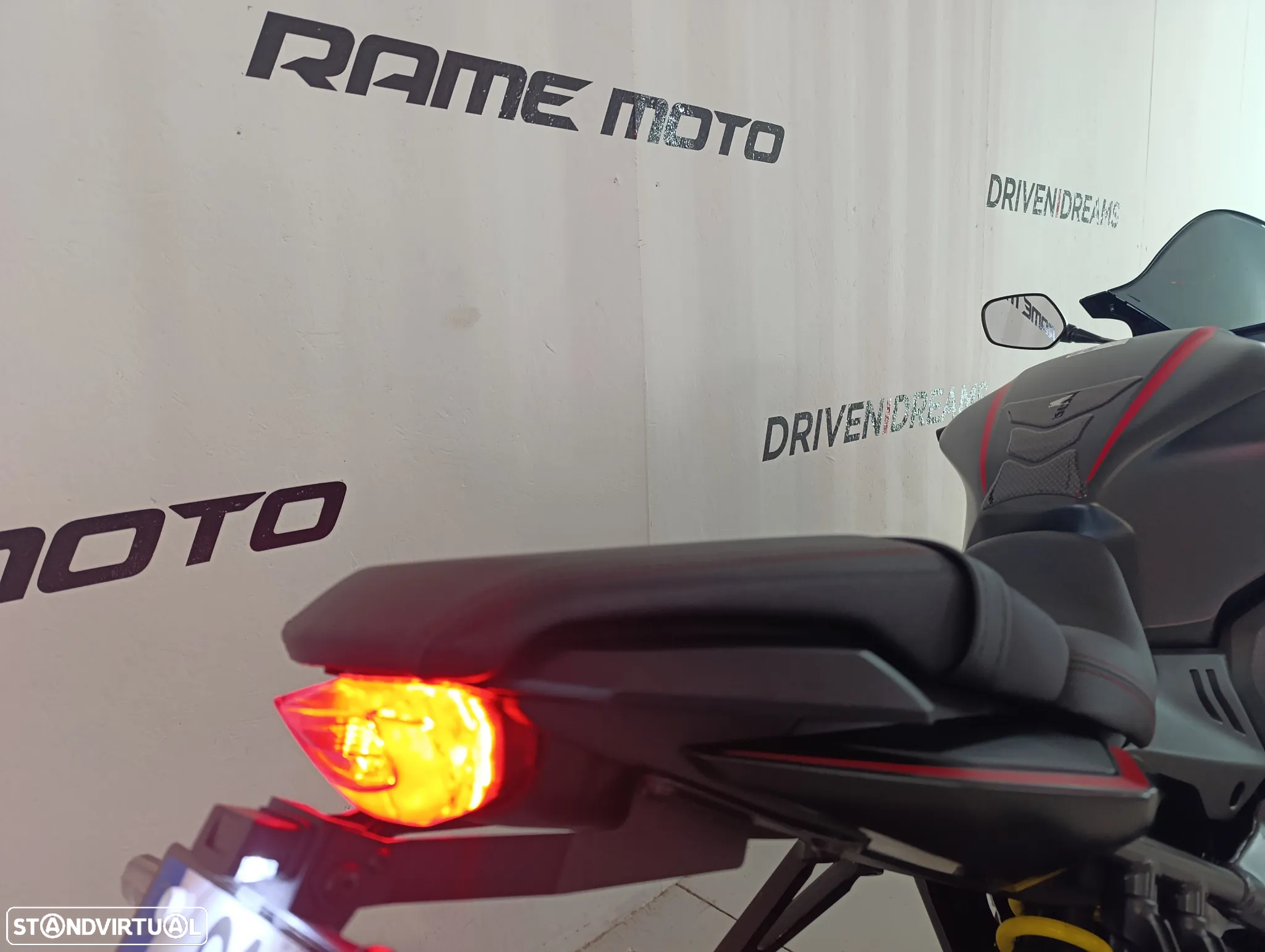Honda CBR 650R - 13
