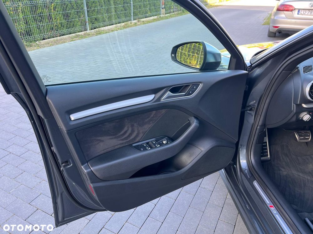 Audi S3 Sportback S tronic - 16