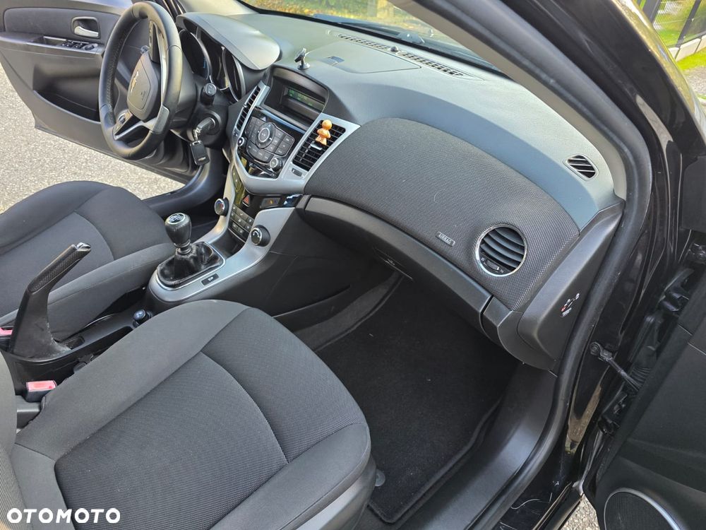 Chevrolet Cruze - 27