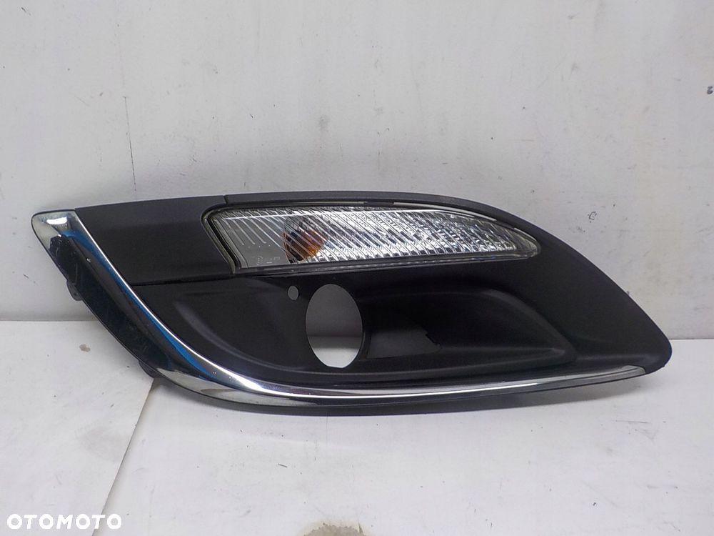 ASTRA J IV LIFT KIERUNKOWSKAZ PRAWY KRATKA ATRAPA ZDERZAKA PRAWA ZAŚLEPKA - 1